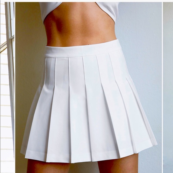 Sunday Best Dresses & Skirts - Sunday Best Olive Mini 15” Skirt, White, Size 8.